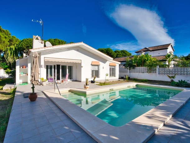 Villa for sale in Marbesa, Marbella