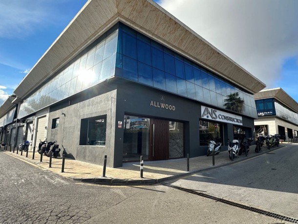 Commercial for sale in Puerto Banús, Marbella