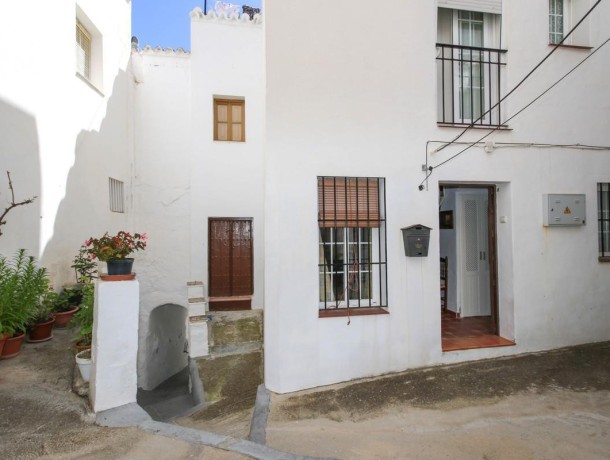 Townhouse for sale in Tolox, Marbella