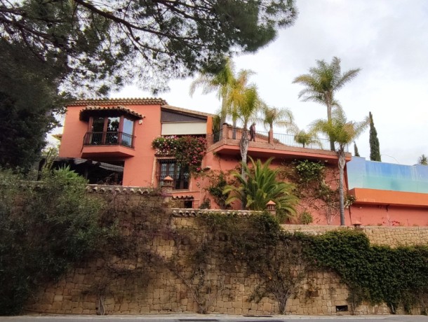 Villa for sale in La Quinta, Marbella