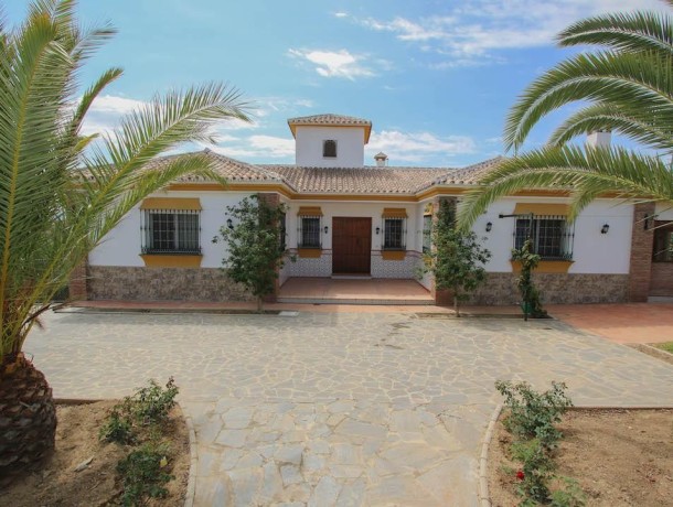 Villa for sale in Coín, Marbella