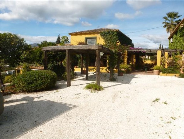 Villa for sale in Estepona, Marbella