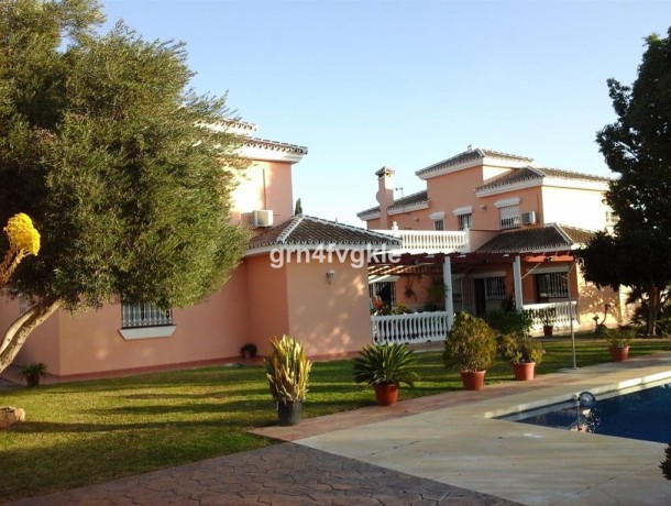 Villa for sale in Mijas Golf, Marbella