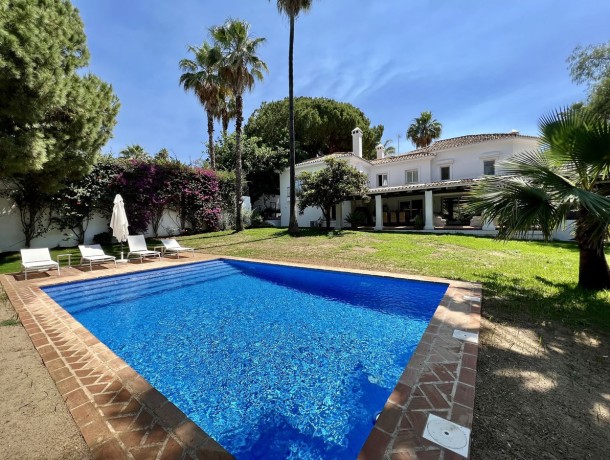 Villa for sale in Nagüeles, Marbella