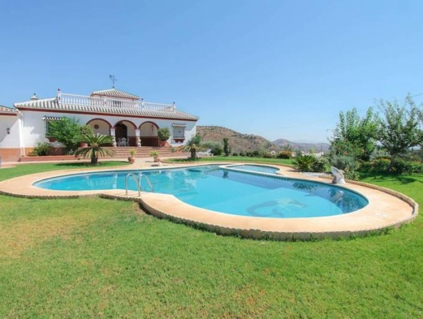 Villa for sale in Guaro, Marbella