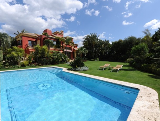 Villa for sale in The Golden Mile, Marbella