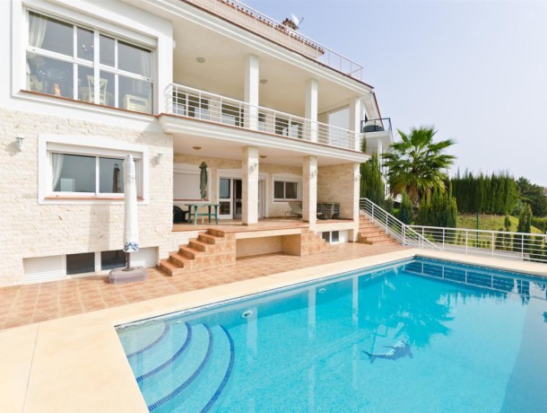 Villa for sale in Mijas Golf, Marbella