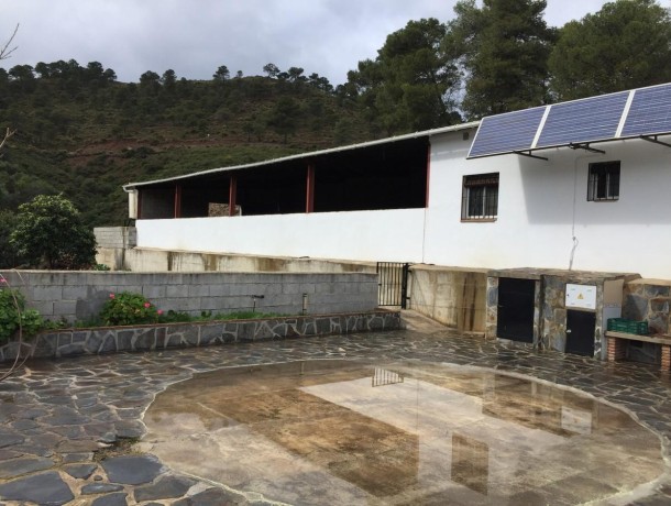 Villa for sale in Tolox, Marbella