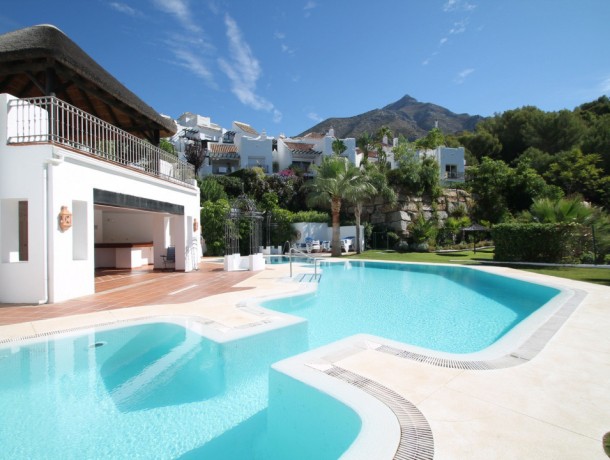 Townhouse for sale in Istán, Marbella