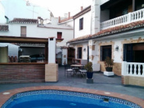Commercial for sale in Monda, Marbella