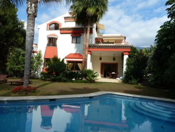 Villa for sale in The Golden Mile, Marbella