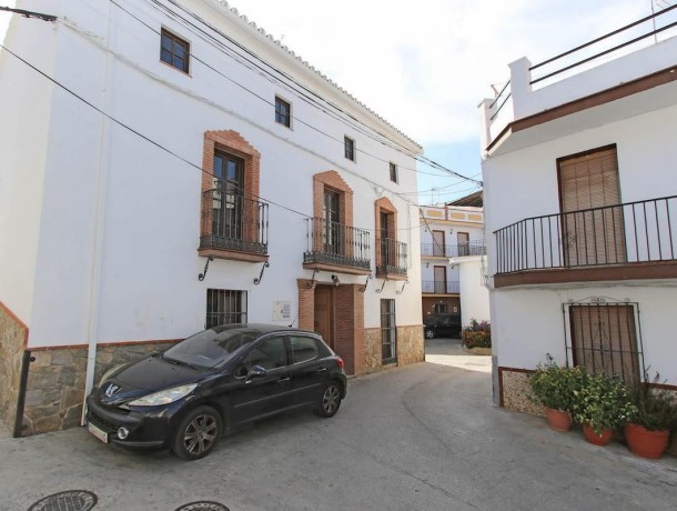 Townhouse for sale in Guaro, Marbella