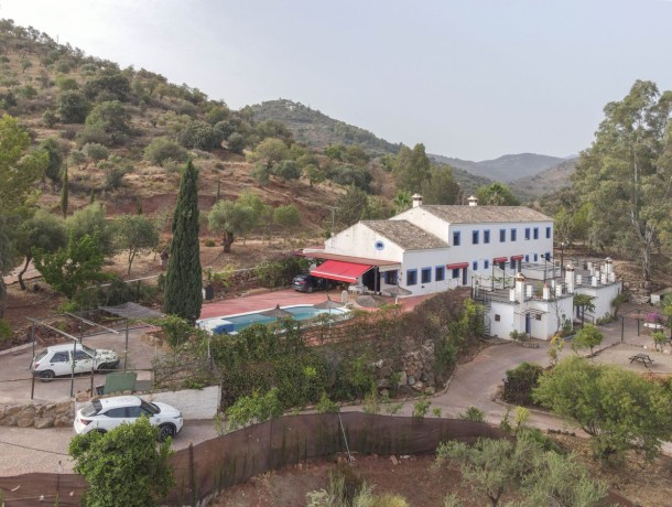 Commercial for sale in Guaro, Marbella