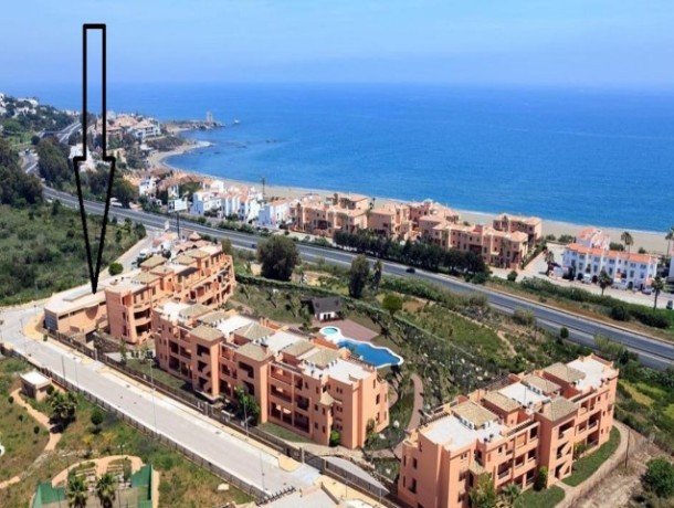Commercial for sale in Casares Playa, Marbella