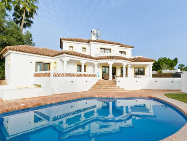 Villa for sale in Mijas Golf, Marbella