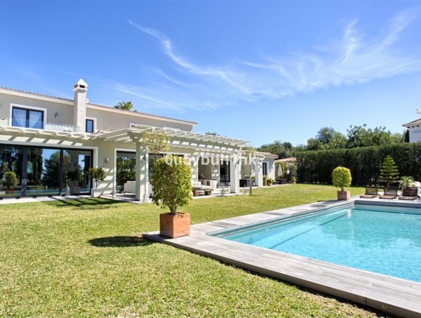 Villa for sale in The Golden Mile, Marbella