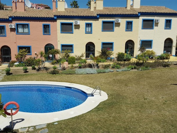 Townhouse for sale in La Duquesa, Marbella