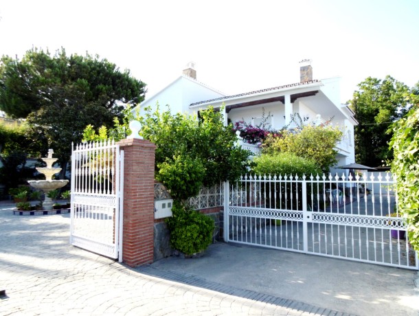Villa for sale in Coín, Marbella