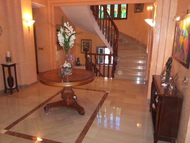 Villa for sale in Alhaurín de la Torre, Marbella