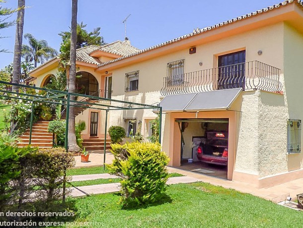 Villa for sale in New Golden Mile, Marbella