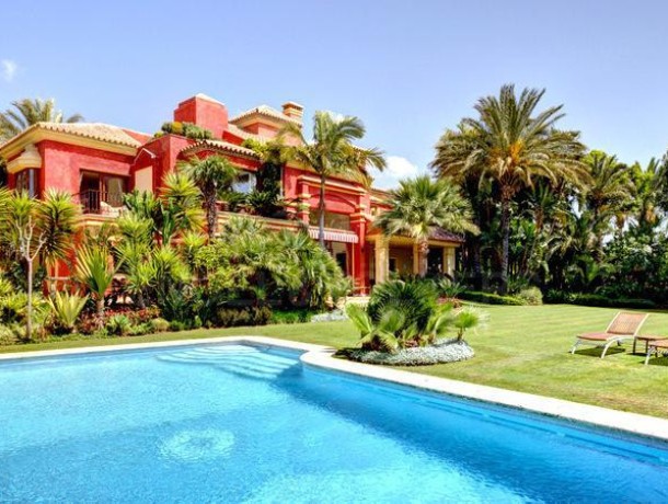 Villa for sale in The Golden Mile, Marbella