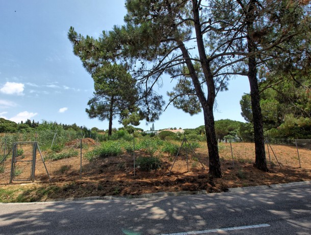 Plot for sale in Hacienda Las Chapas, Marbella