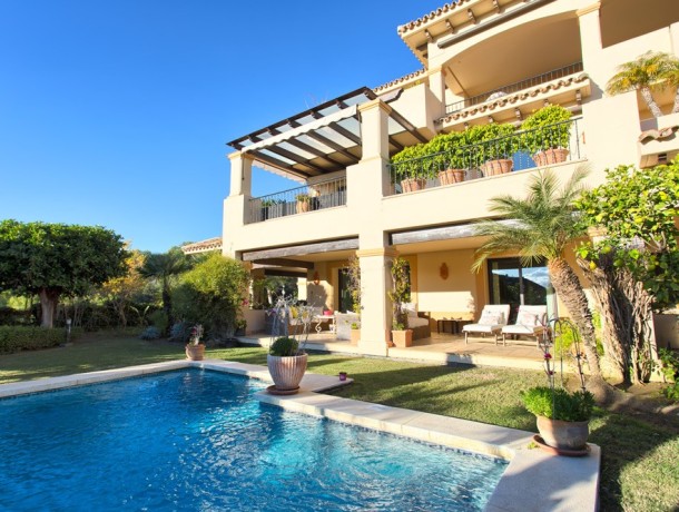 Apartment for sale in Nueva Andalucía, Marbella