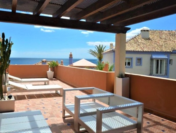 Apartment for sale in Casares Playa, Marbella