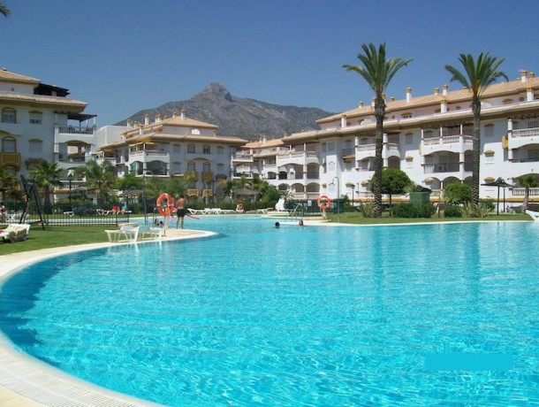 Apartment for sale in Nueva Andalucía, Marbella