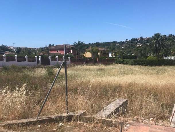 Plot for sale in Nueva Andalucía, Marbella
