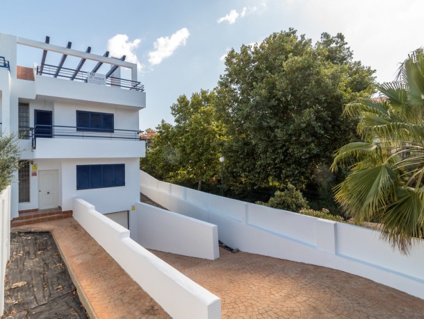Townhouse for sale in La Línea, Marbella