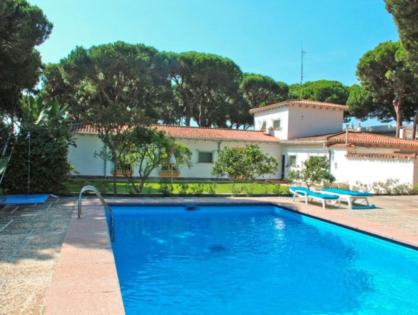 Villa for sale in Elviria, Marbella
