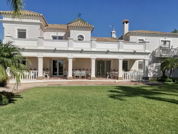 Villa for sale in Estepona, Marbella