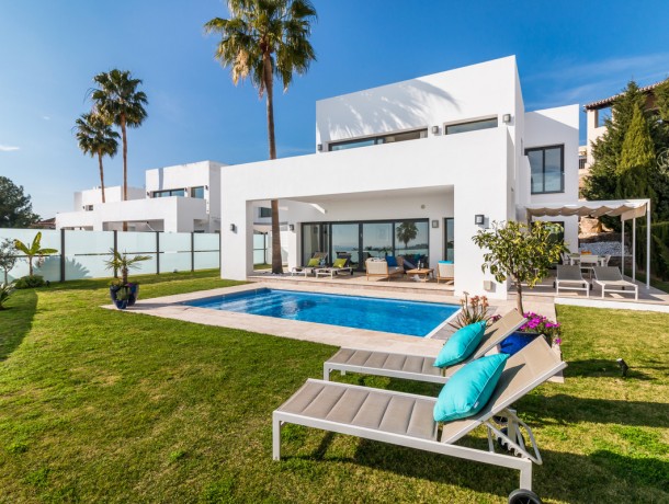 Villa for sale in Atalaya, Marbella