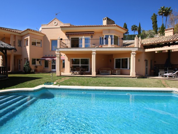 Villa for sale in Hacienda Las Chapas, Marbella