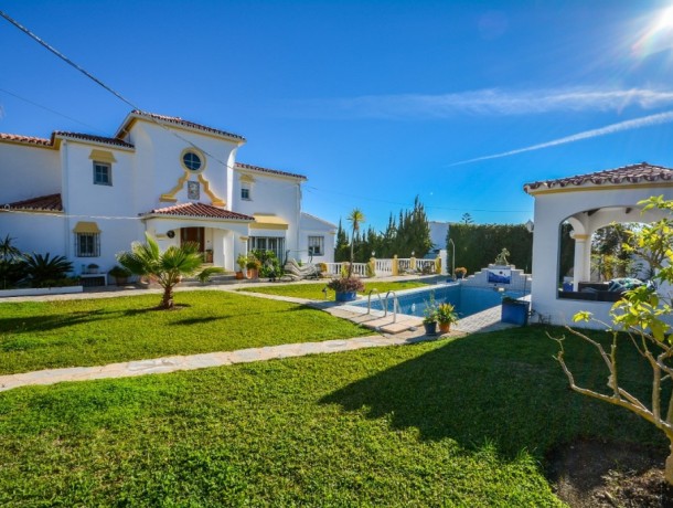 Villa for sale in Estepona, Marbella