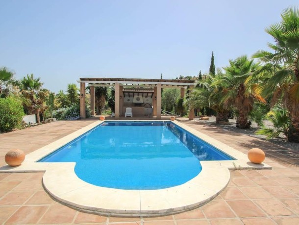 Villa for sale in Alora, Marbella